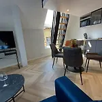 Luise Luxe Apartment *